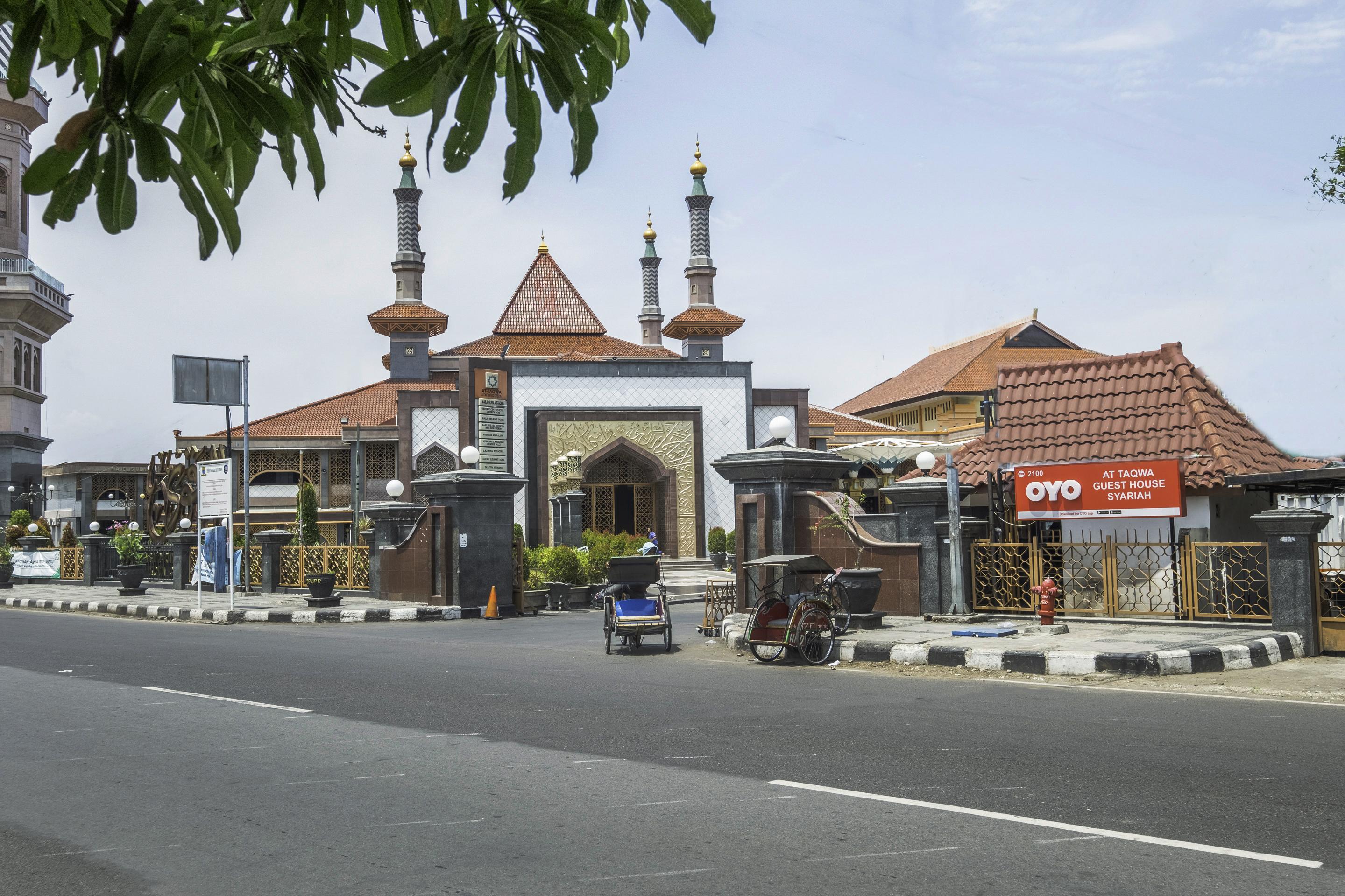 Oyo 2132 Pondok Avicenna Cirebon Exterior photo
